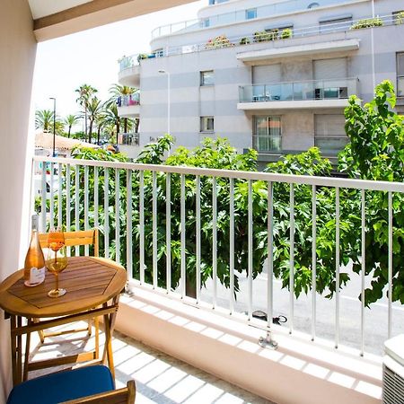 Romantic Sea View Studio, Steps Away From The Beach アンティーブ エクステリア 写真