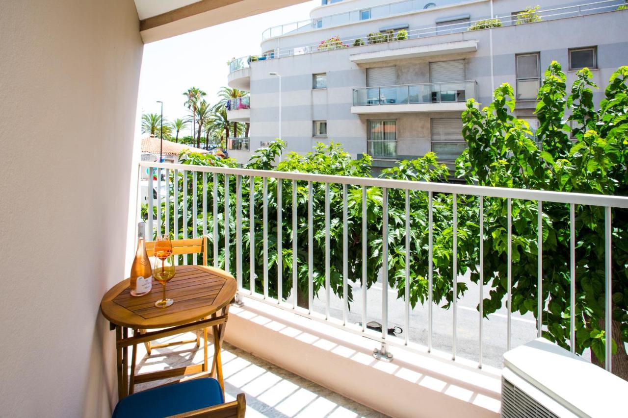Romantic Sea View Studio, Steps Away From The Beach アンティーブ エクステリア 写真