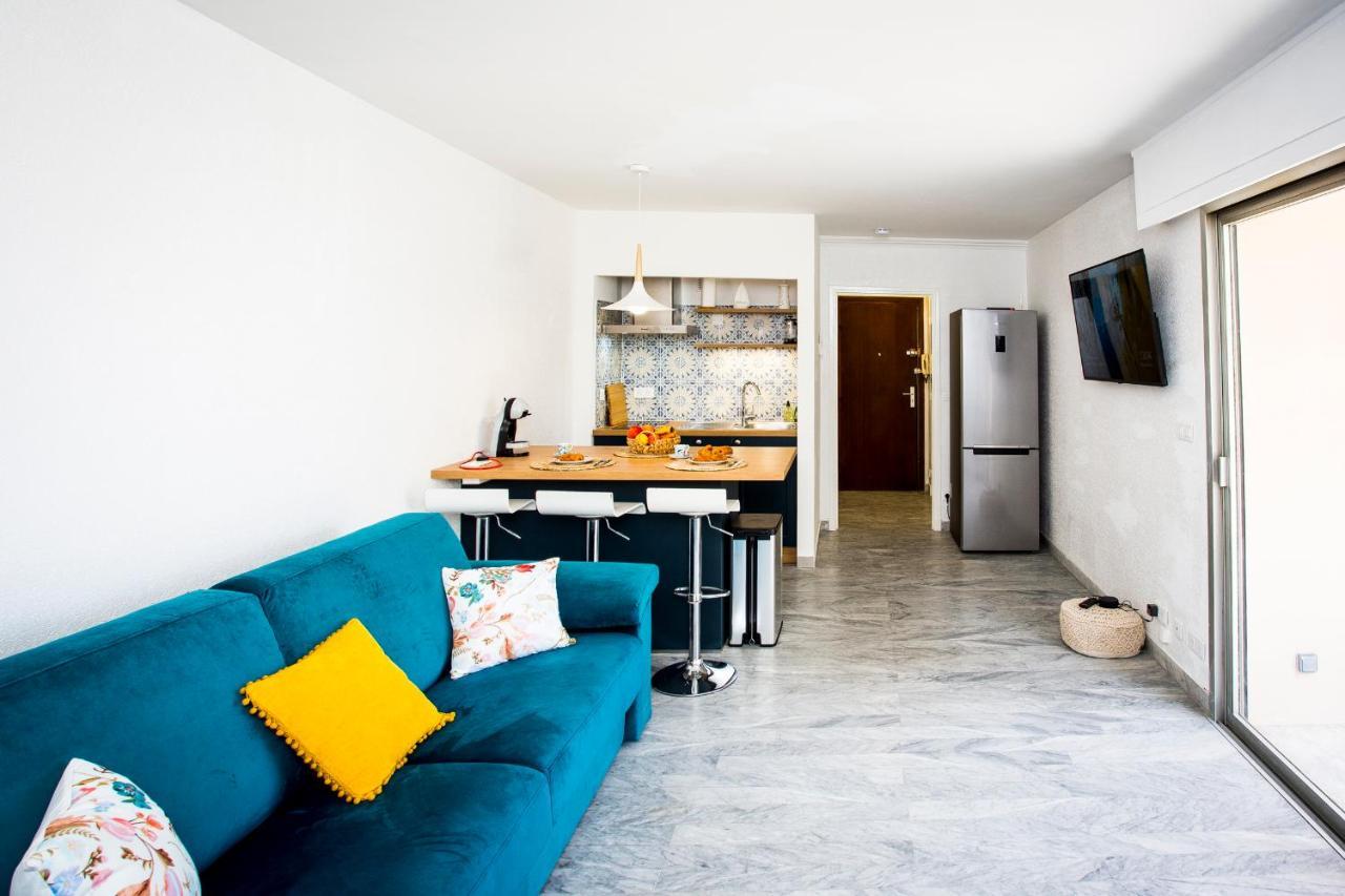 Romantic Sea View Studio, Steps Away From The Beach アンティーブ エクステリア 写真